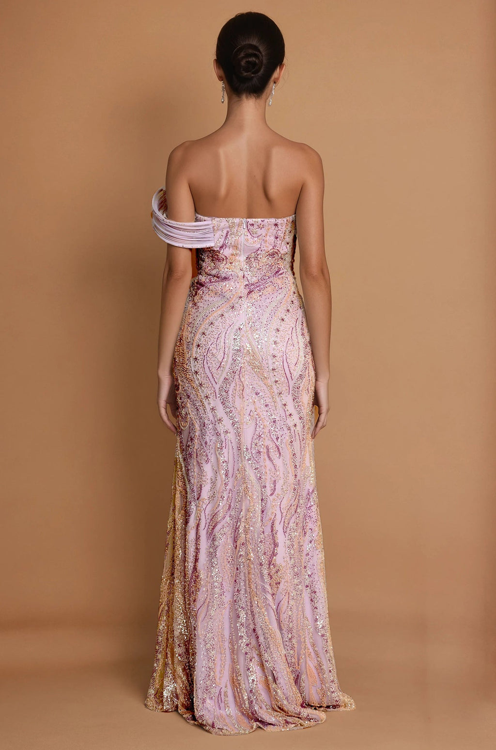 Vestido Formal Couture Arquitectónico Escultural con Abalorios Rosa