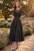 Vestido Formal de Corte en A con Bordado de Remolinos Brillantes Negro