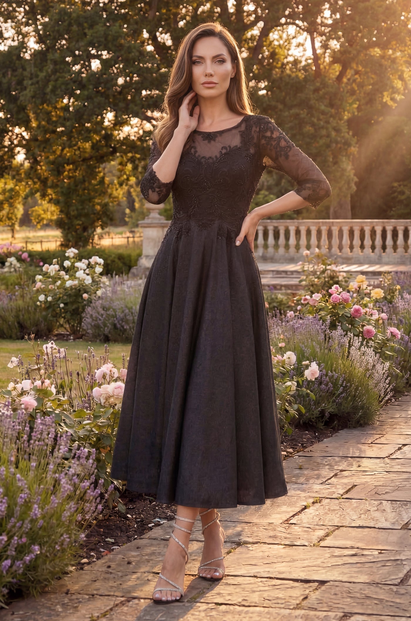 Vestido Formal de Corte en A con Bordado de Remolinos Brillantes Negro