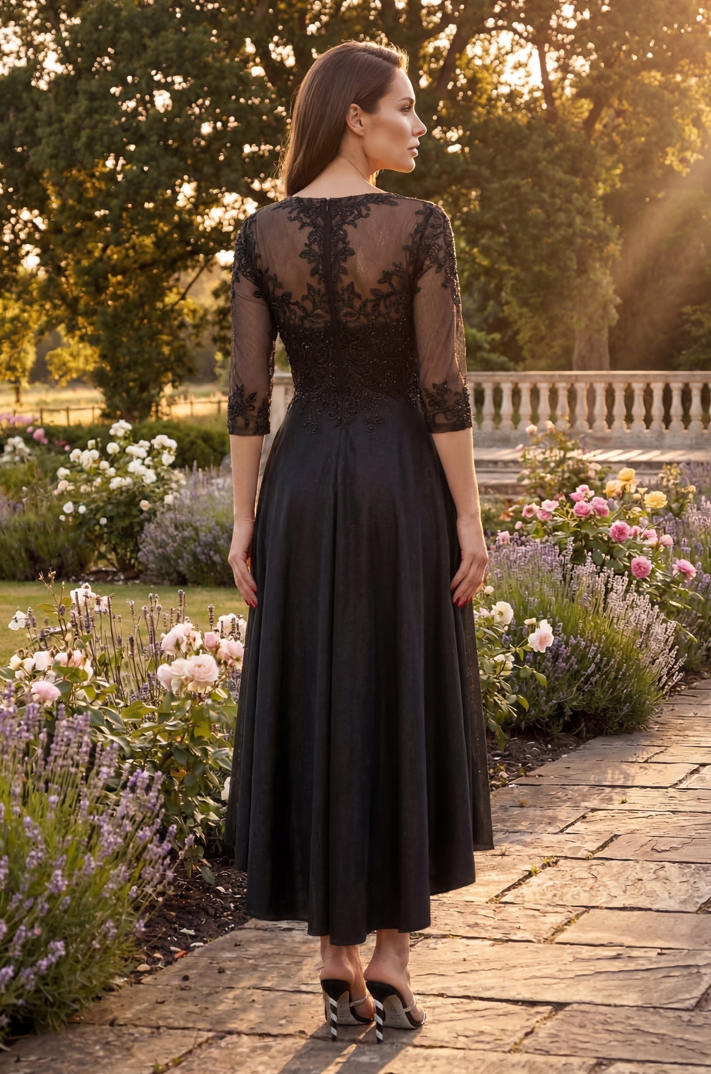 Vestido Formal Línea A con Bordado de Remolinos de Purpurina Negro
