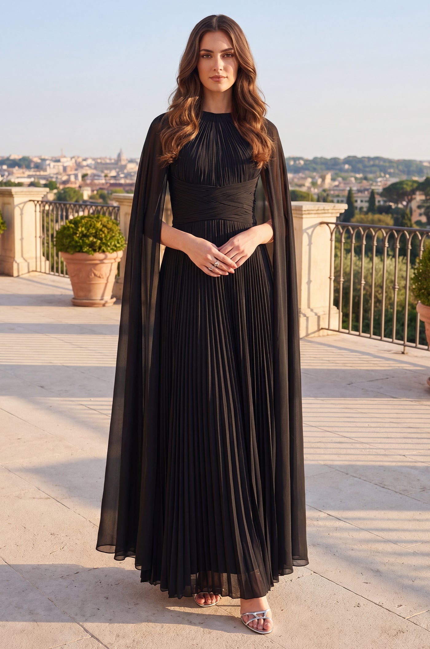 Kos Couture Vestido Largo Formal Plisado Línea A Cuello Alto con Manga Capa