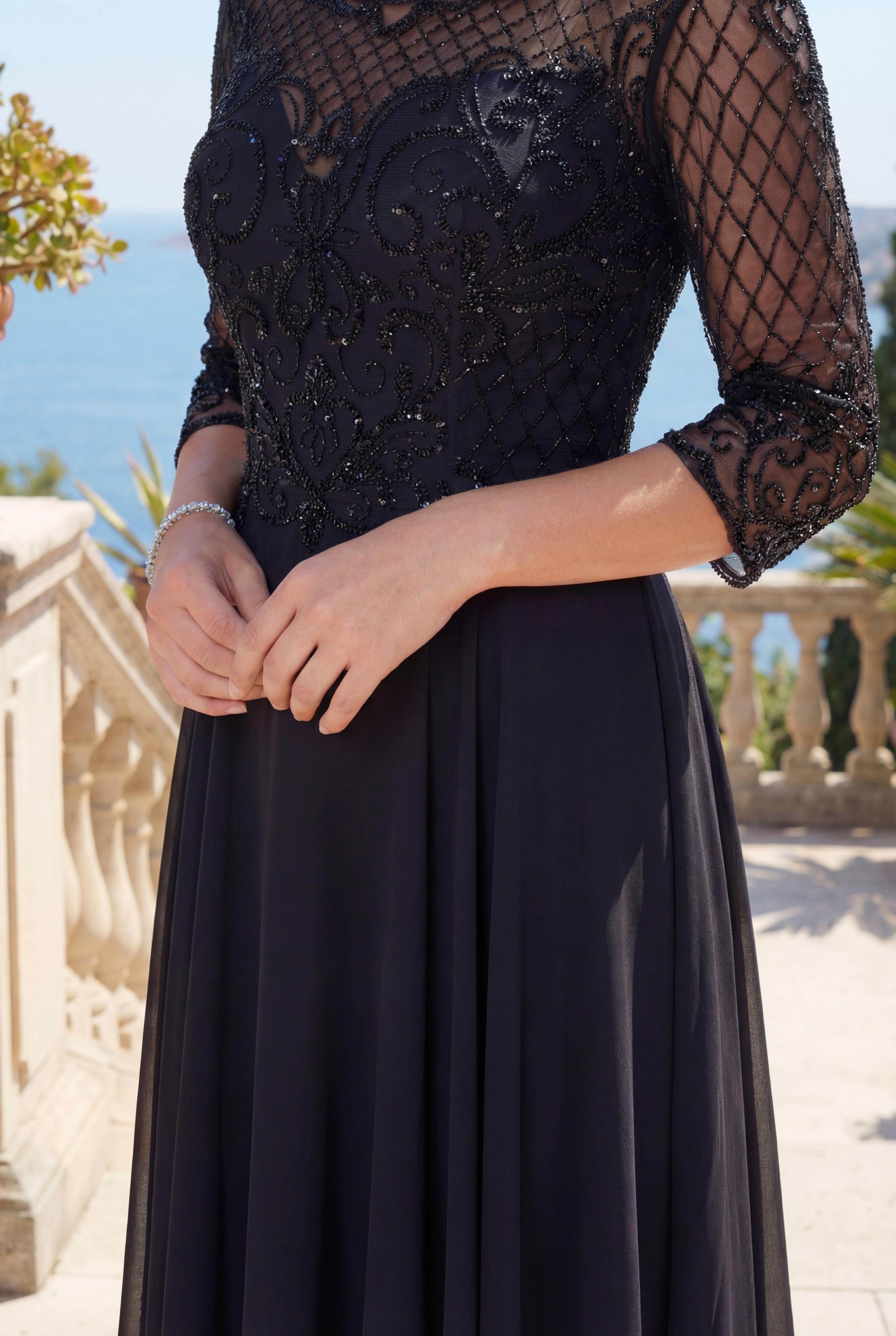 Kos Couture Vestido de Manga Larga con Abalorios Hechos a Mano para Madre de la Novia