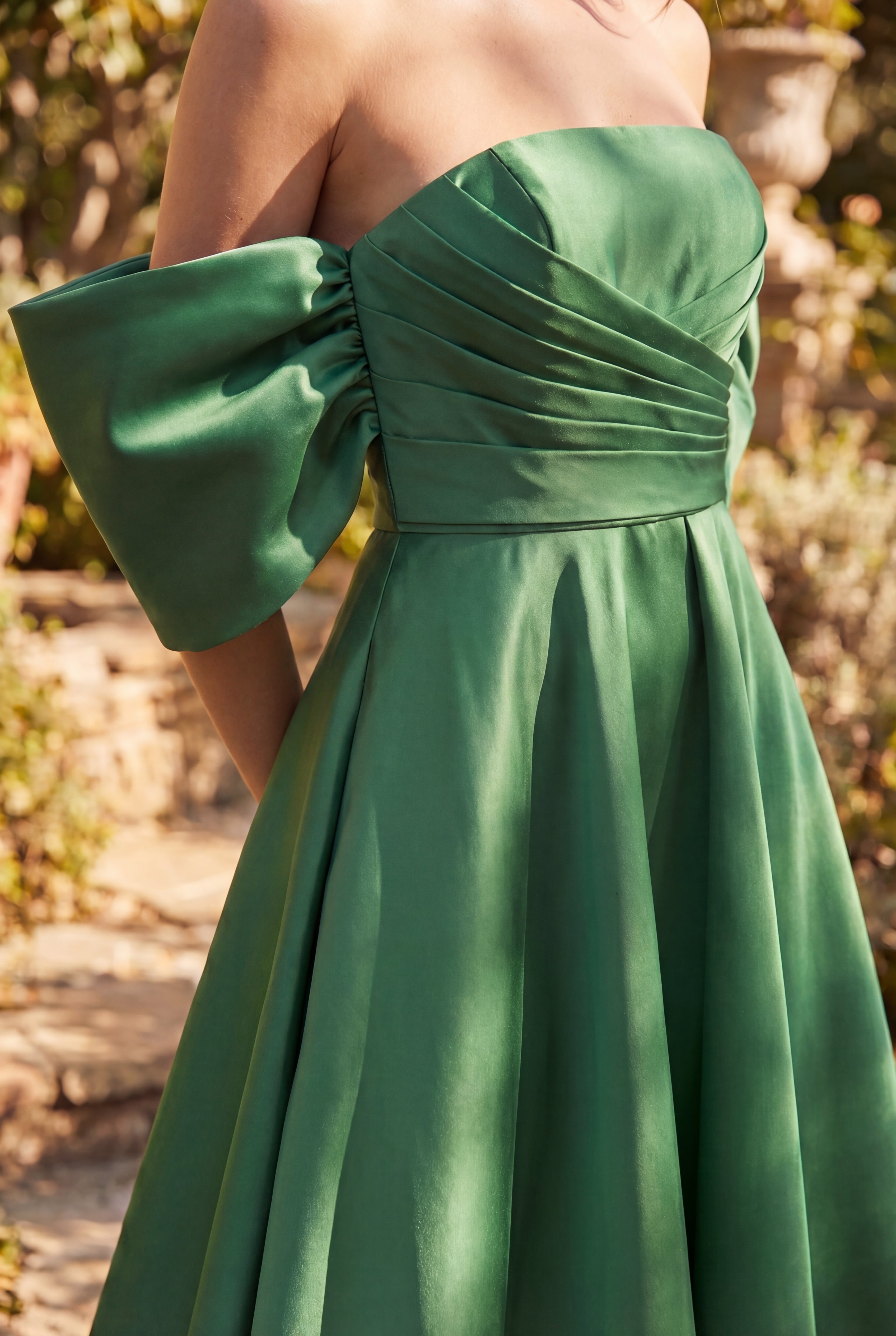 Kos Couture Vestido Largo Formal con Mangas a los Hombros