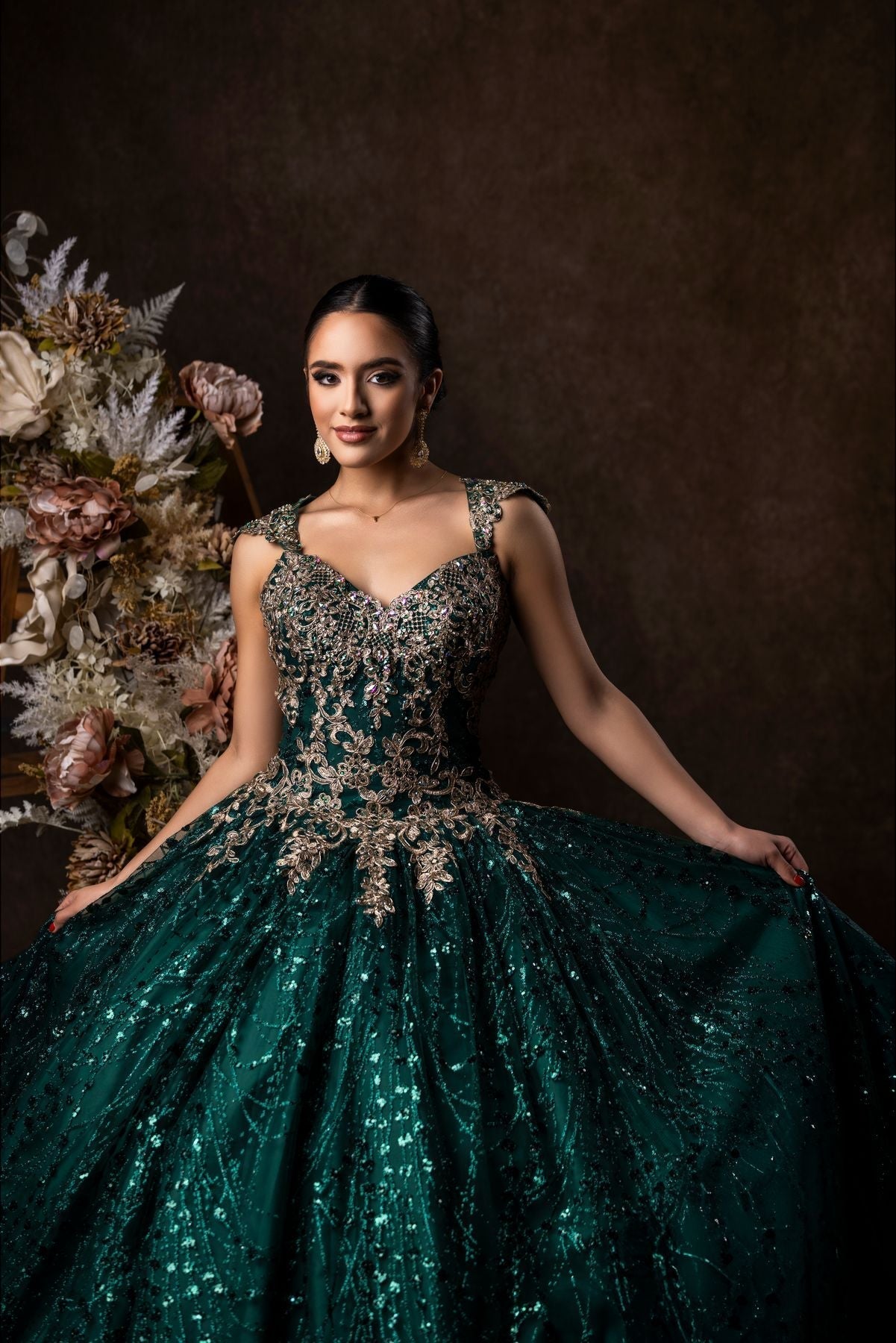 Kos Couture Vestido de Quinceañera Largo con Manga Casquillo