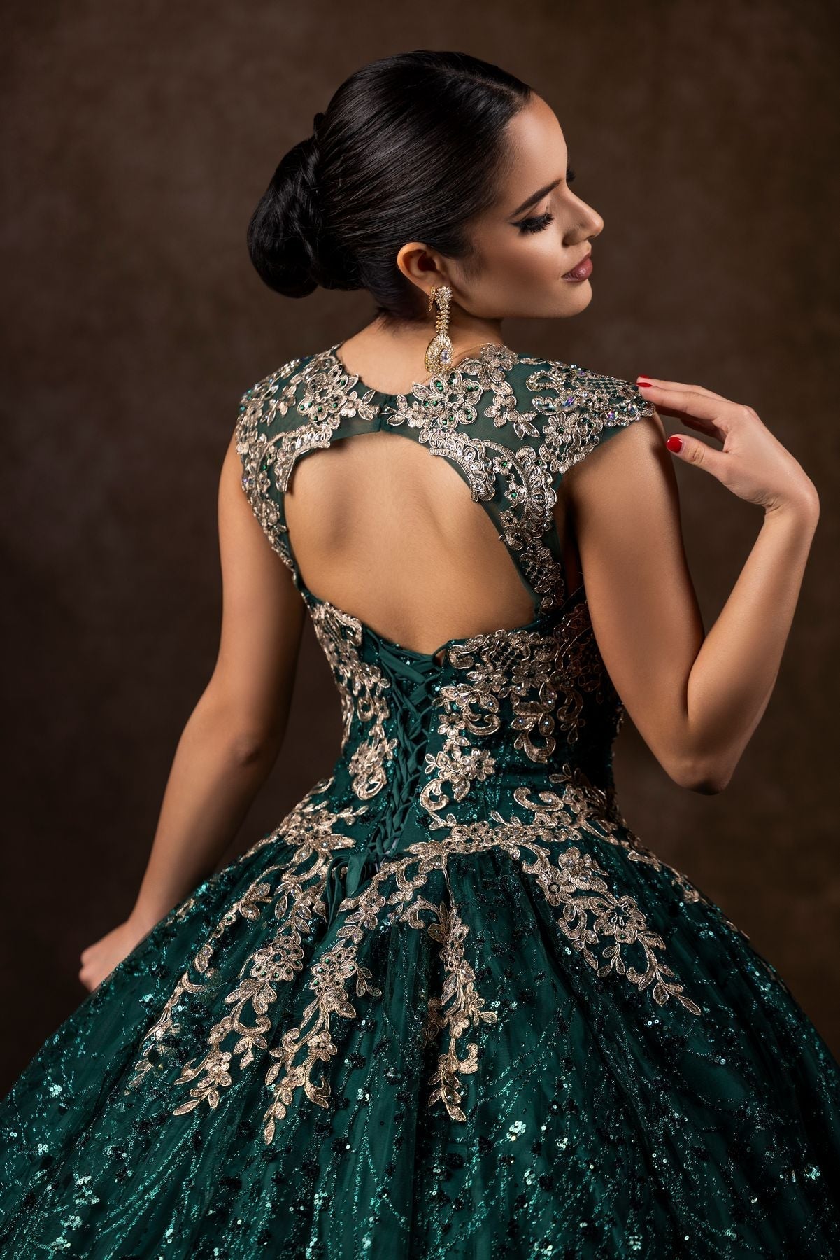 Kos Couture Vestido de Quinceañera Largo con Manga Casquillo