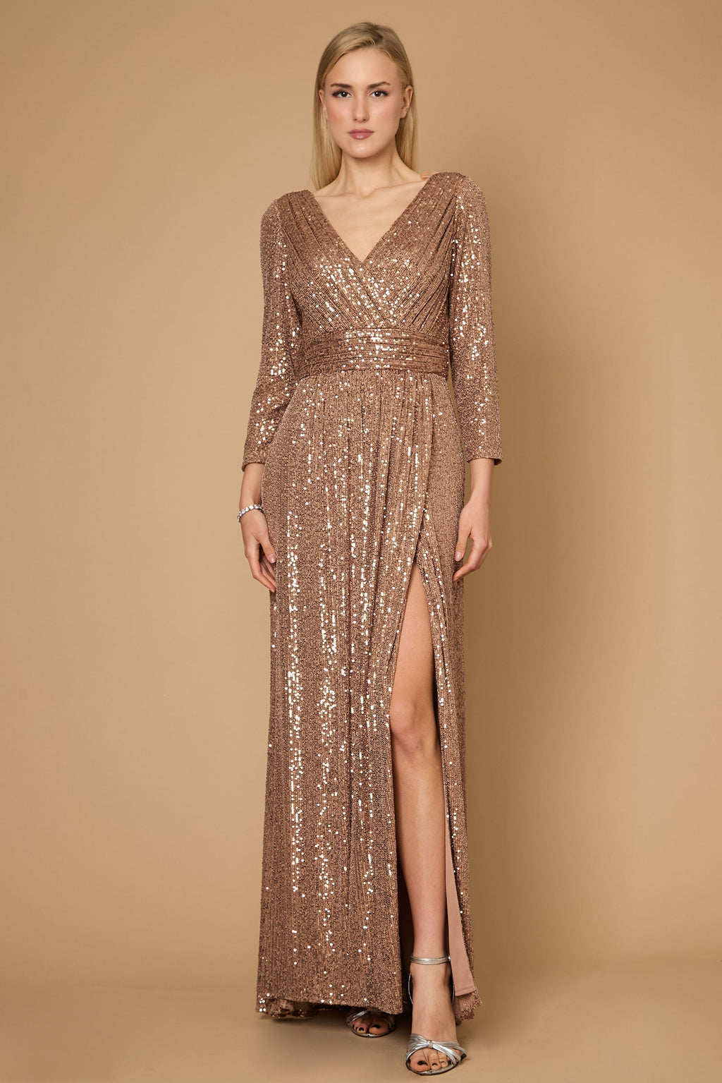 Kos Couture Vestido Formal de Manga Larga con Lentejuelas y Abalorios a Mano