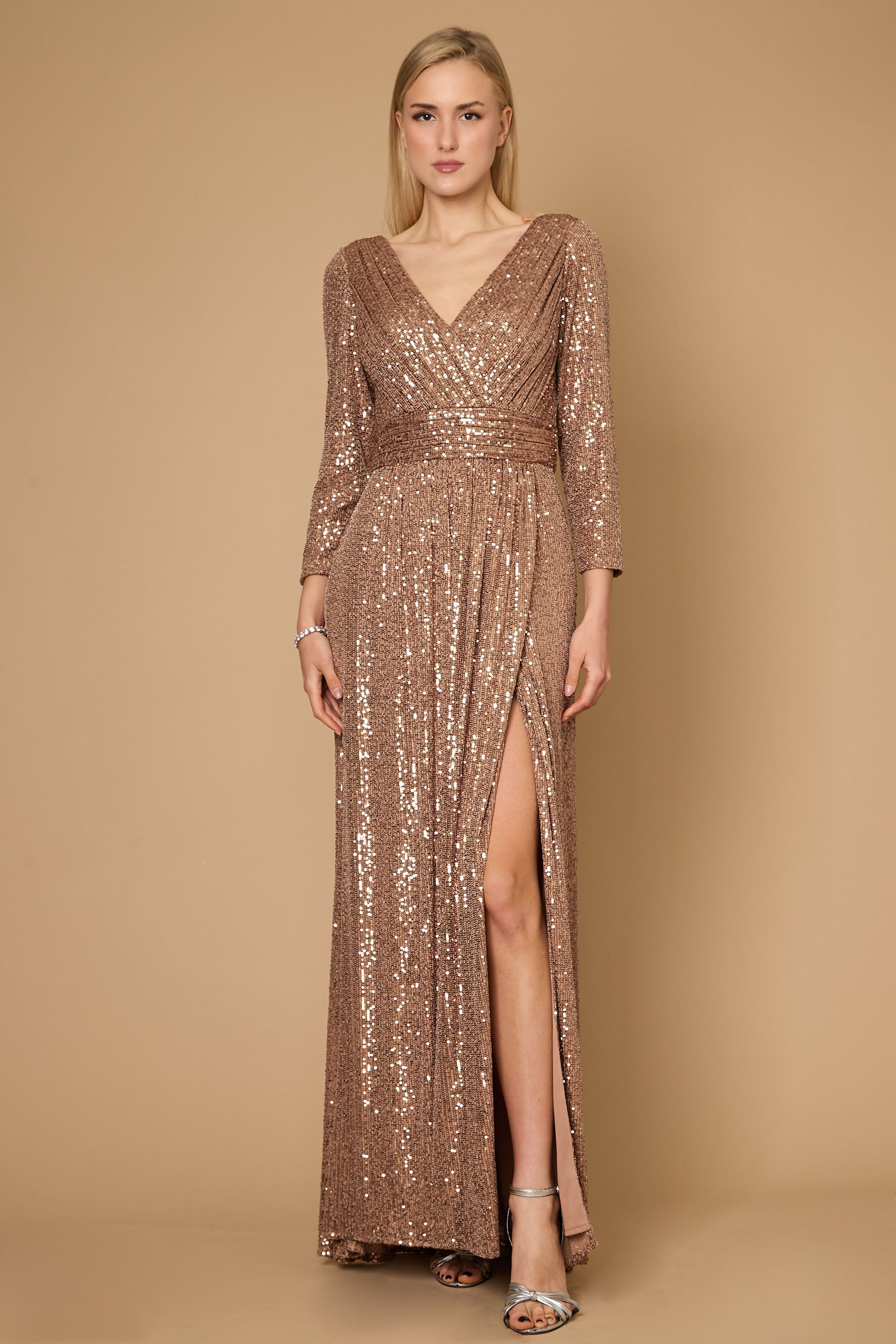 Kos Couture Vestido Formal de Manga Larga con Lentejuelas y Abalorios a Mano