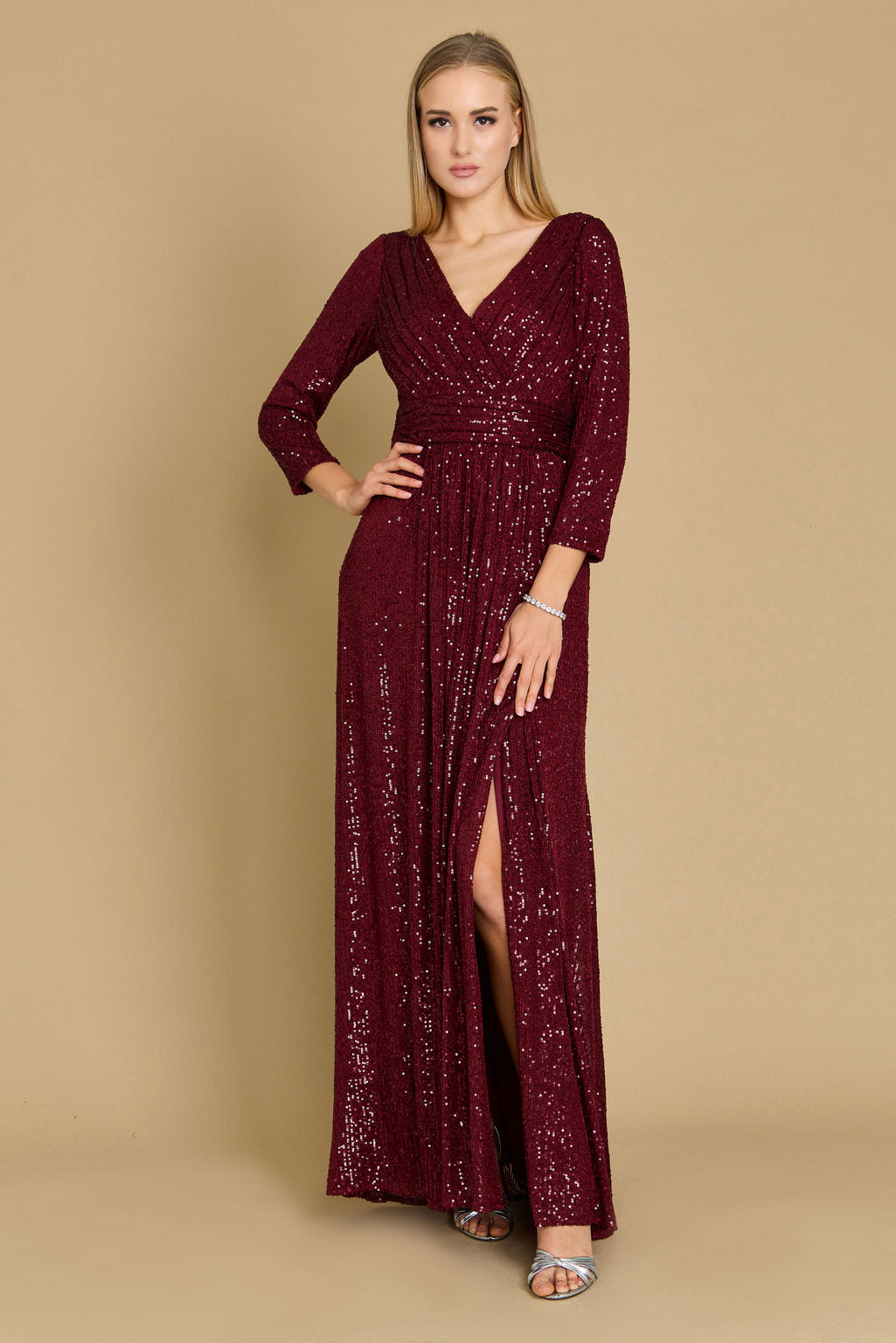Kos Couture Vestido Formal de Manga Larga con Lentejuelas y Abalorios a Mano