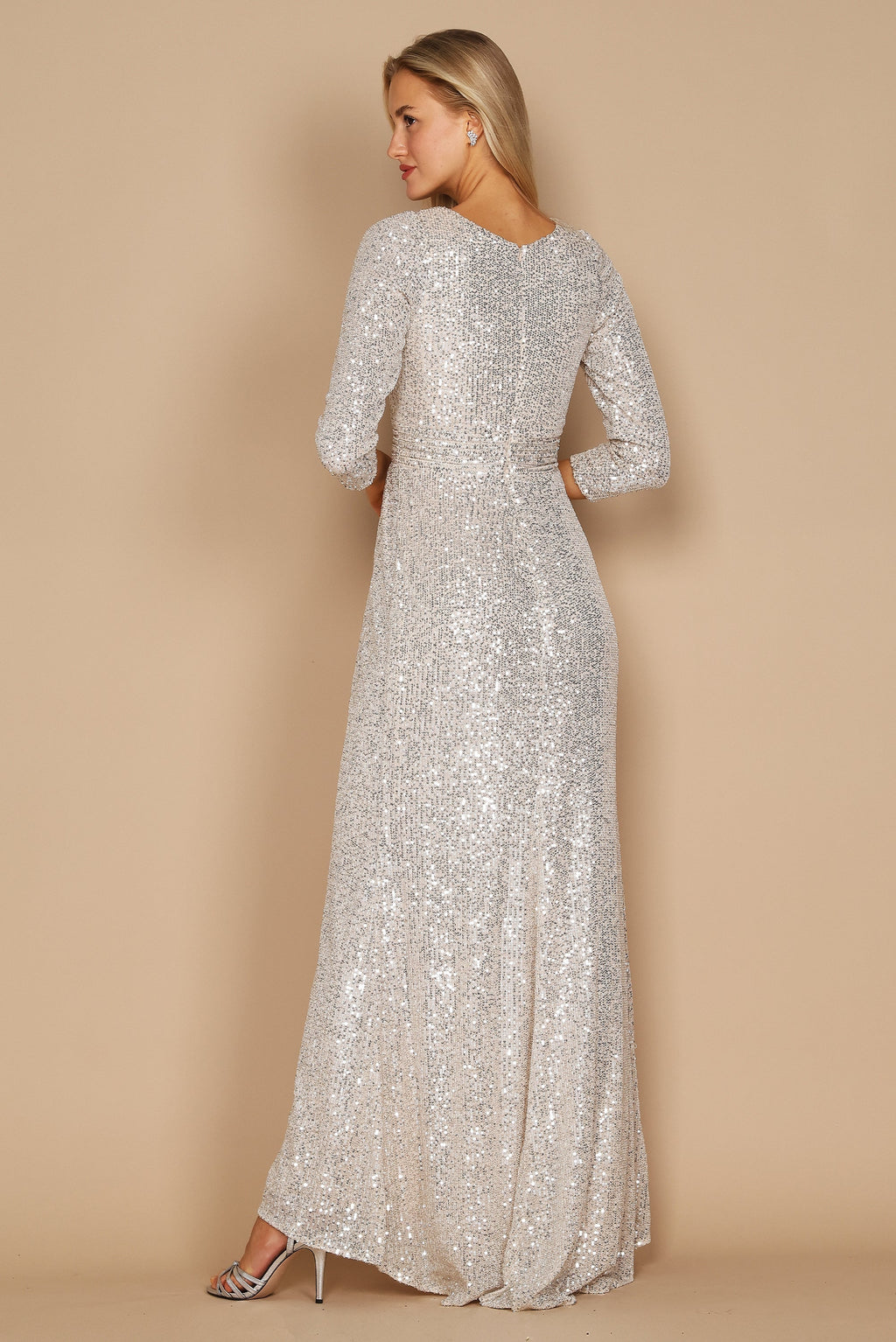 Kos Couture Vestido Formal de Manga Larga con Lentejuelas y Abalorios a Mano