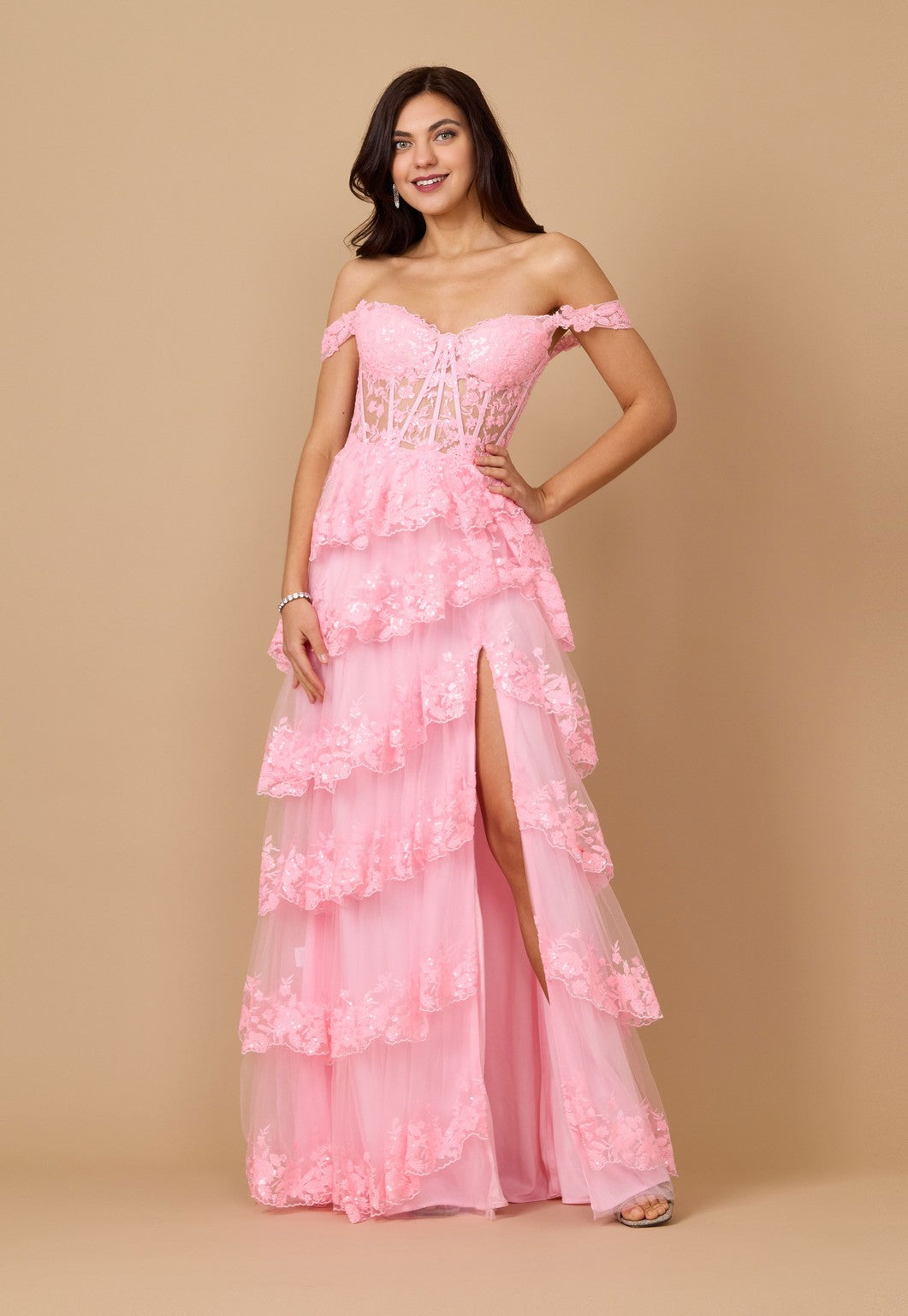 Kos Couture Vestido de Graduación Largo de Lentejuelas con Corsé Transparente