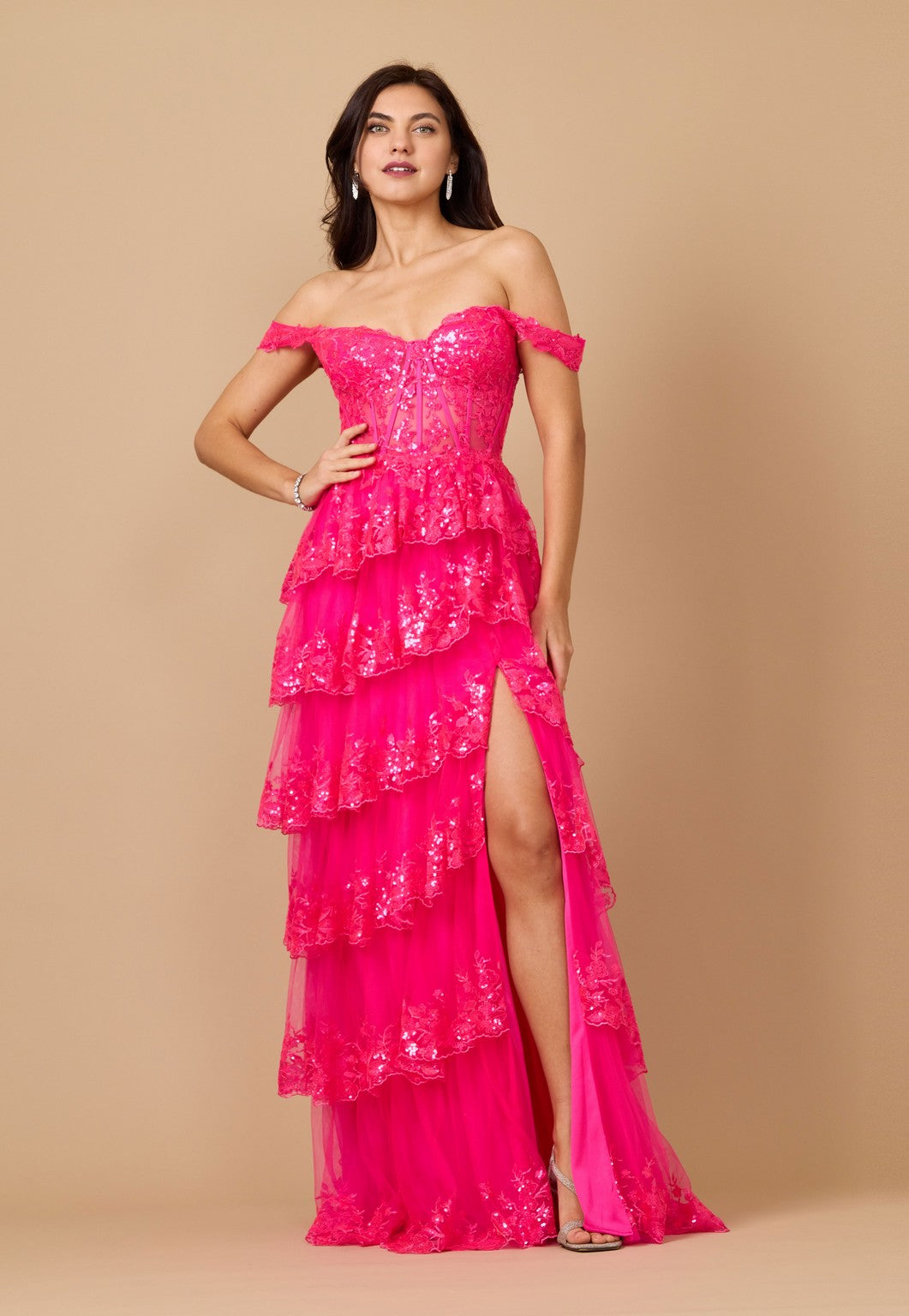 Kos Couture Vestido de Graduación Largo de Lentejuelas con Corsé Transparente