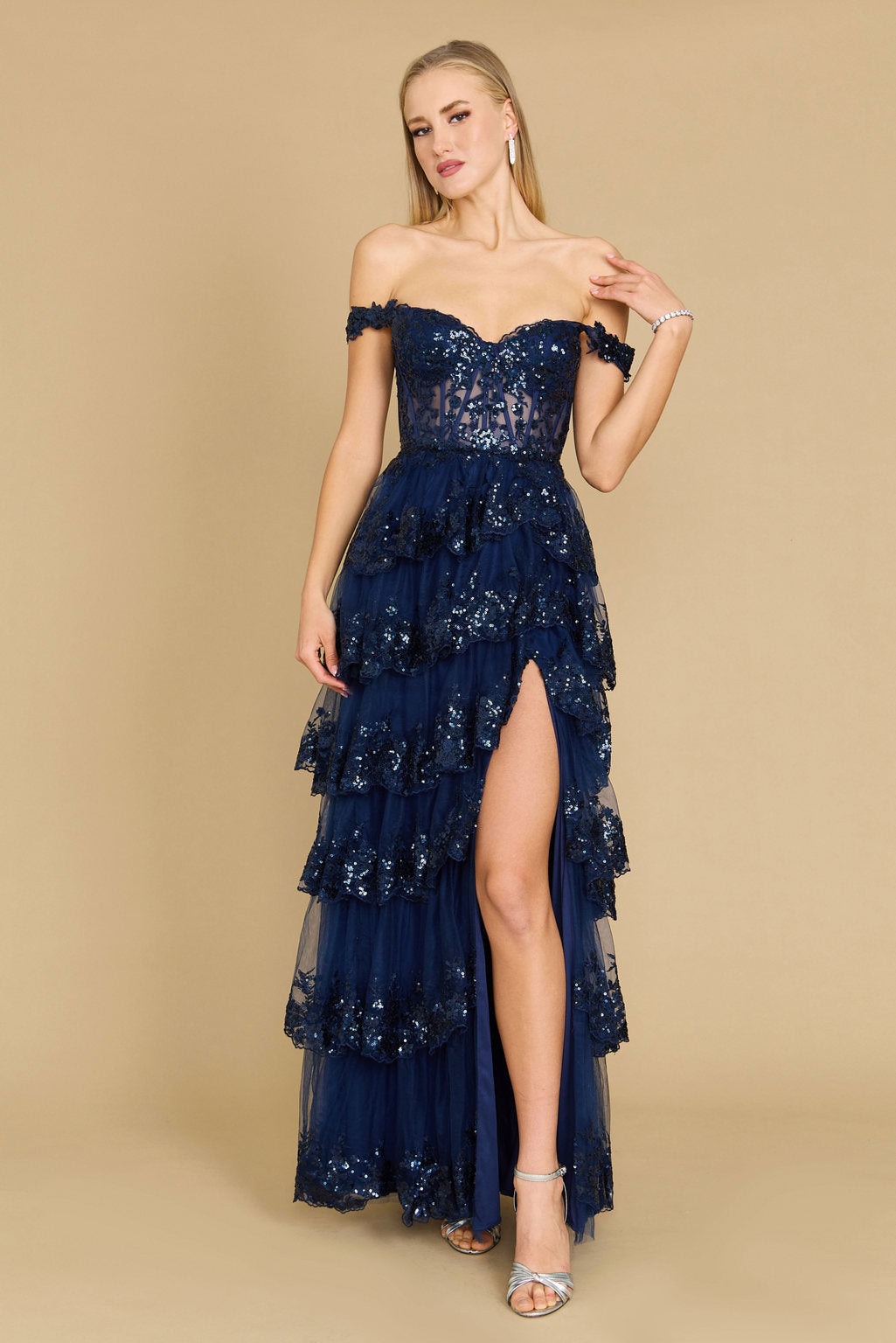 Kos Couture Vestido de Graduación Largo de Lentejuelas con Corsé Transparente