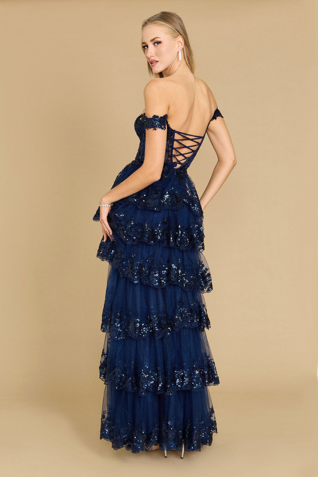 Kos Couture Vestido de Graduación Largo de Lentejuelas con Corsé Transparente