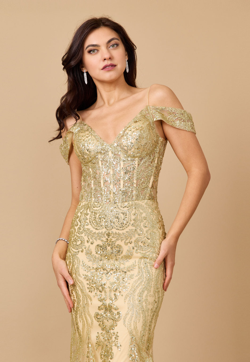Kos Couture Vestido Formal de Corset con Lentejuelas y Hombros Descubiertos