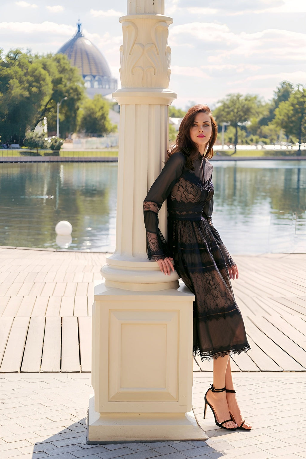 Kos Couture Vestido de Cóctel Negro Formal de Encaje con Manga Larga
