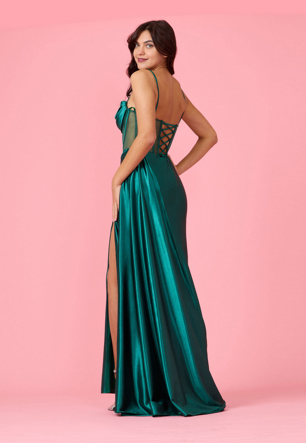 Kos Couture Vestido de Graduación Formal Largo con Corsé y Cuello Hamaca