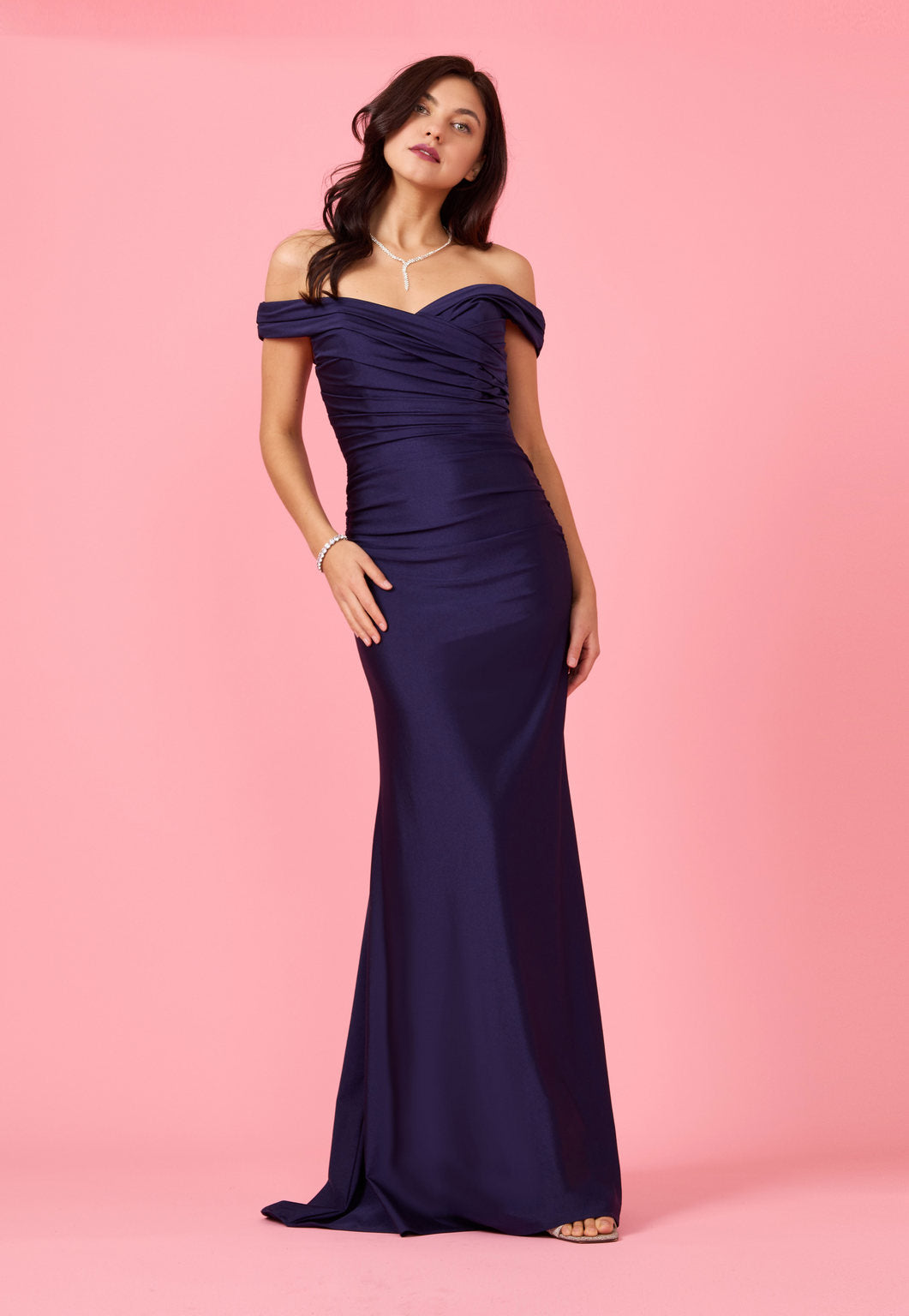 Kos Couture Vestido Largo Elástico Formal con Hombros Descubiertos
