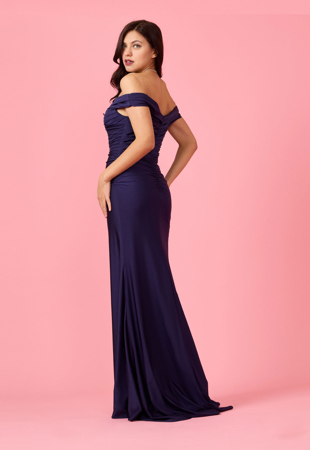 Kos Couture Vestido Largo Elástico Formal con Hombros Descubiertos