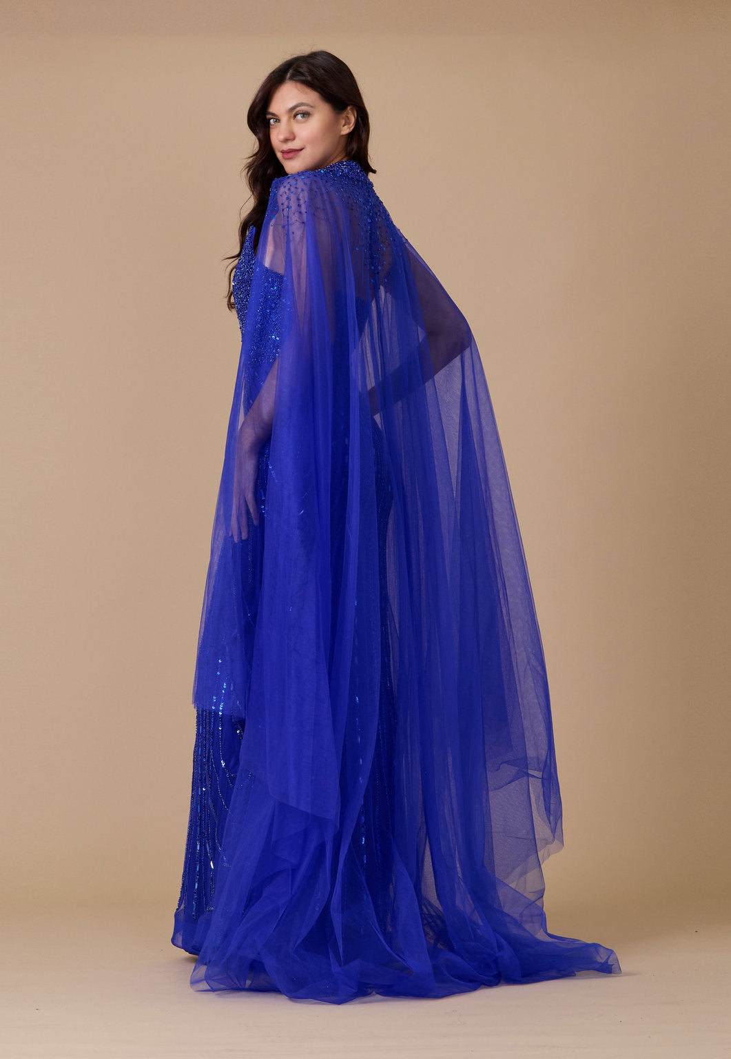 Kos Couture Vestido de Noche Largo con Capa y Lentejuelas