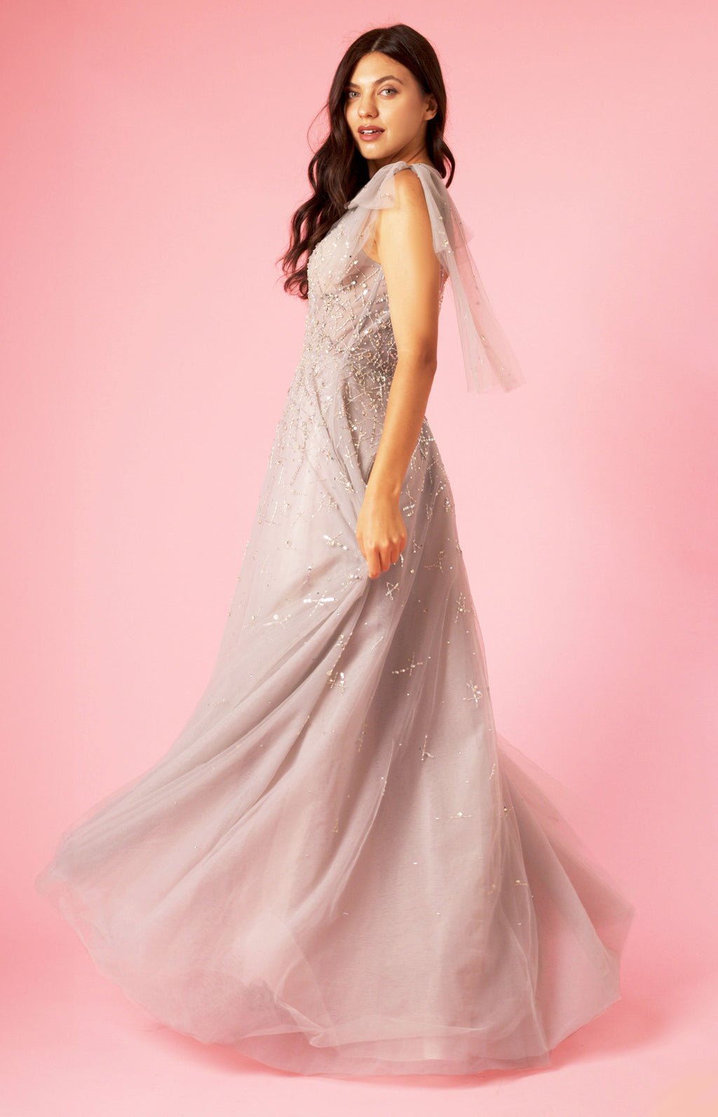 Kos Couture Vestido de Noche Formal Plateado de Manga Corta