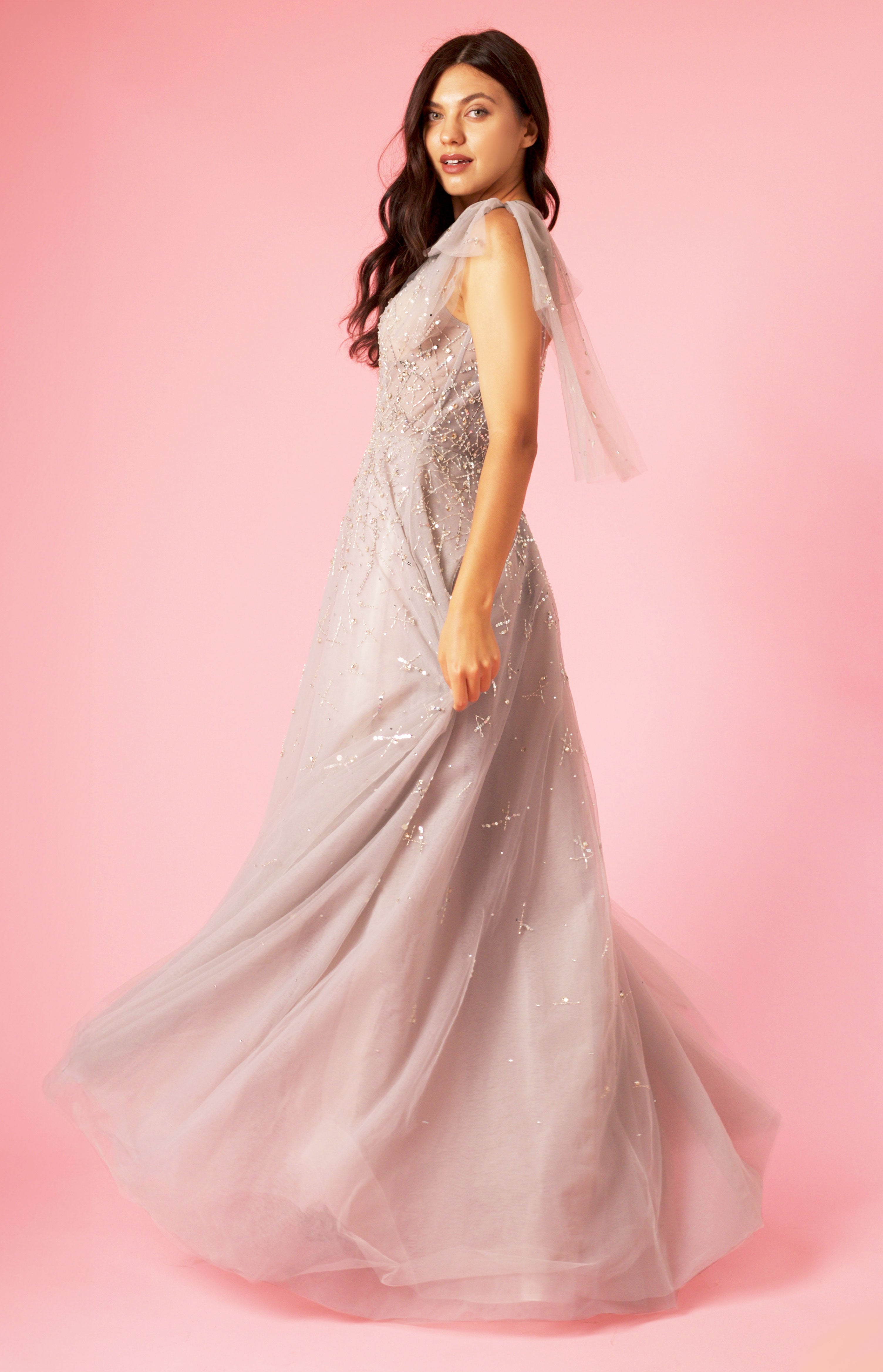 Kos Couture Vestido de Noche Formal Plateado de Manga Corta