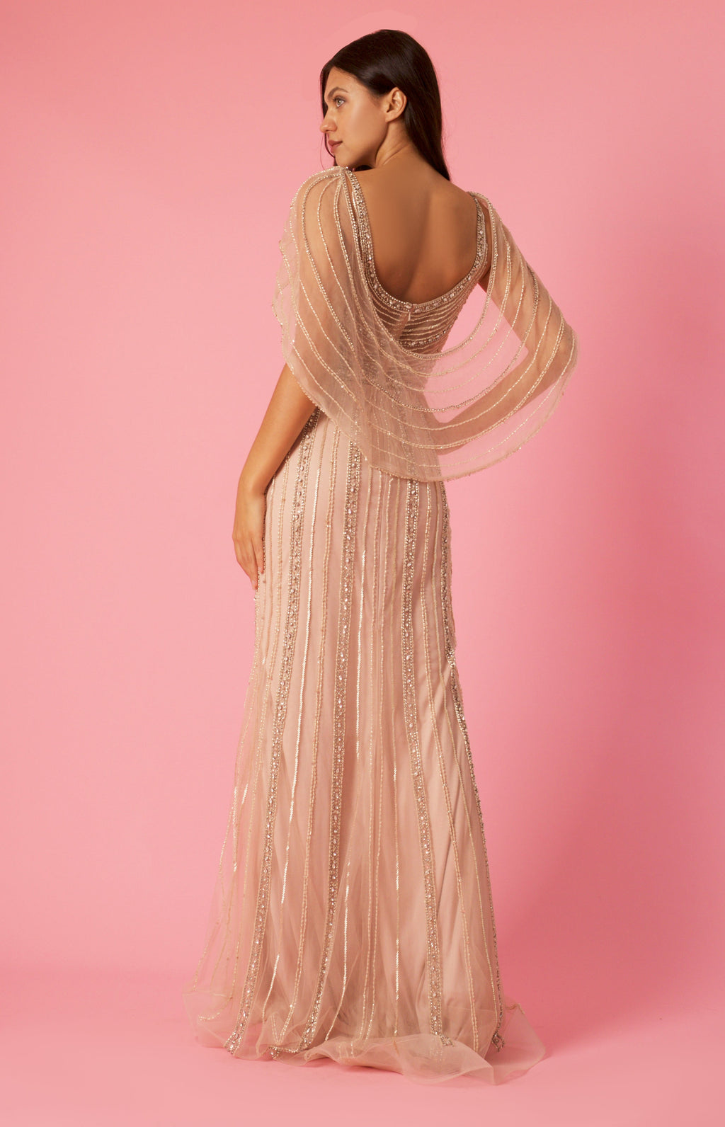Kos Couture Vestido Largo Couture de Capa Formal con Abalorios a Mano