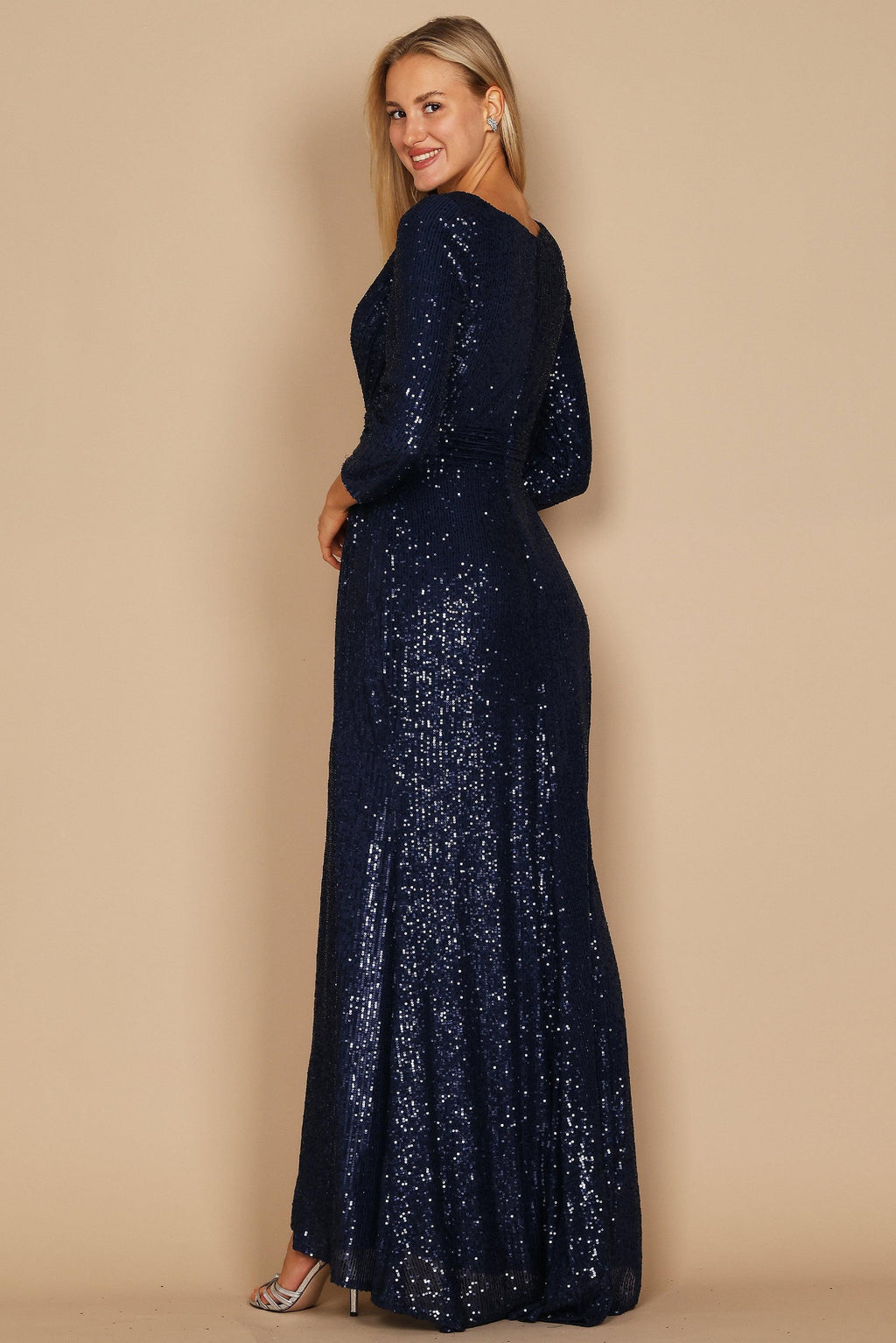 Kos Couture Vestido Formal de Manga Larga con Lentejuelas y Abalorios a Mano